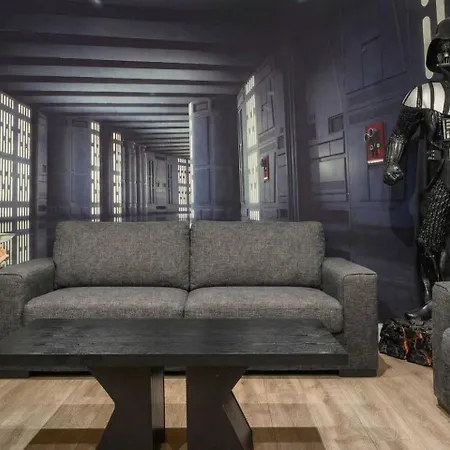 Star Wars Retreat By Oc Adventure Homes Holiday home Garden Grove
